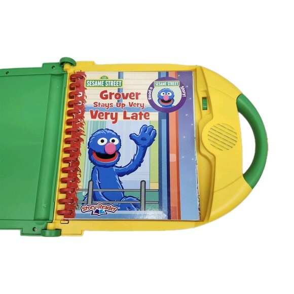 Sesame Street Story Reader 2.0 Electronic Reading System Three Books 1 Cartridge - Picture 4 of 10
